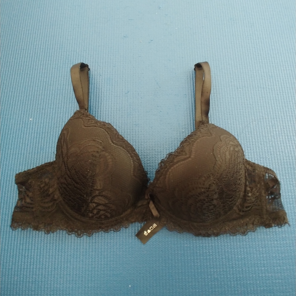 Black lace padded bra